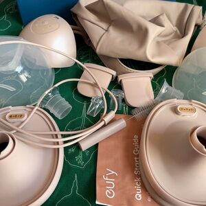 Eufy Security Heated Breast Pump S1 and accessories